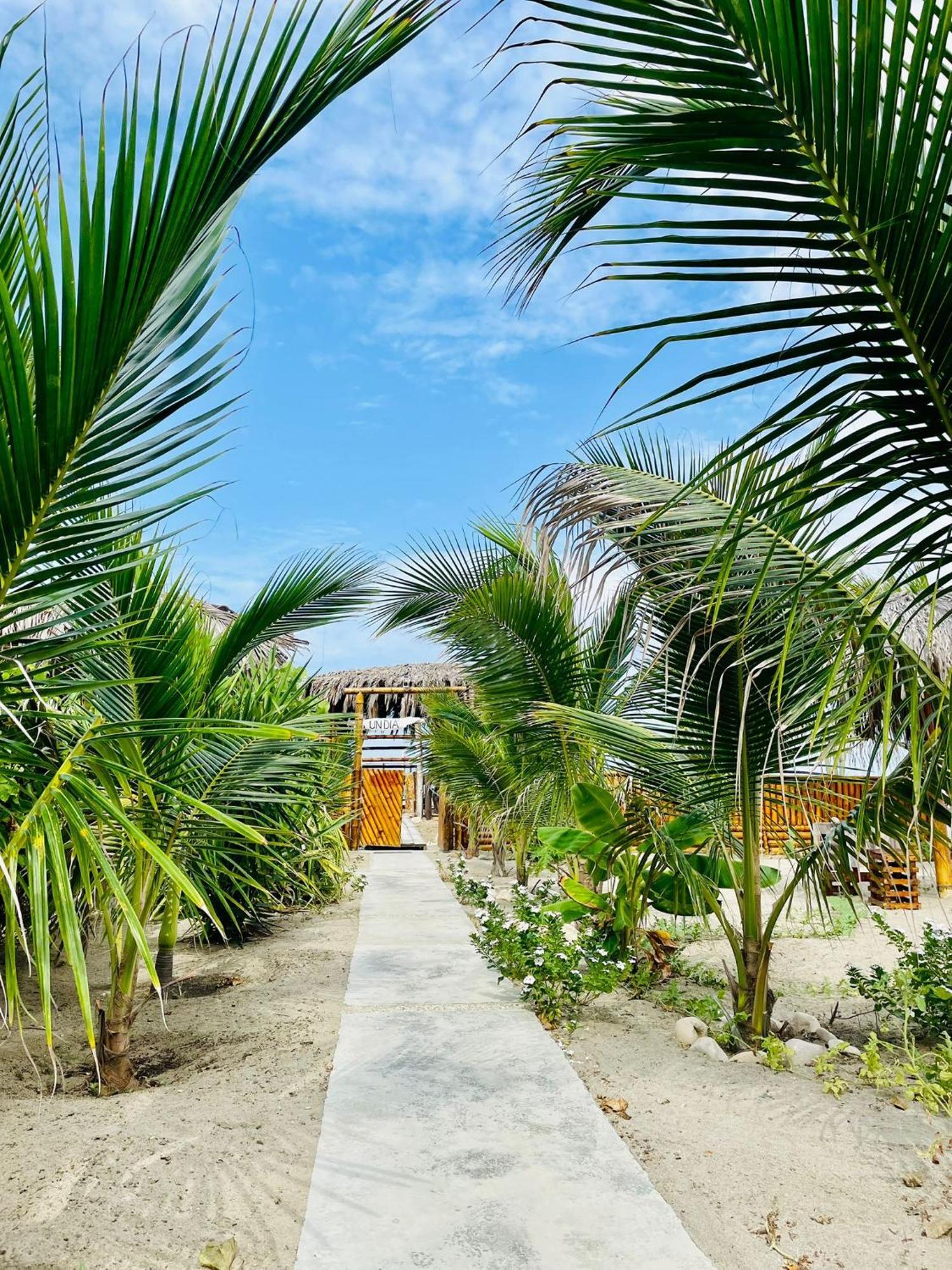 Un Dia Boutique Resort Playas Exterior photo